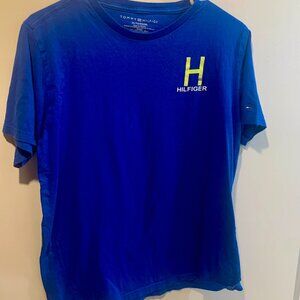 🎄Tommy Hilfiger T-Shirt Size XL Teens